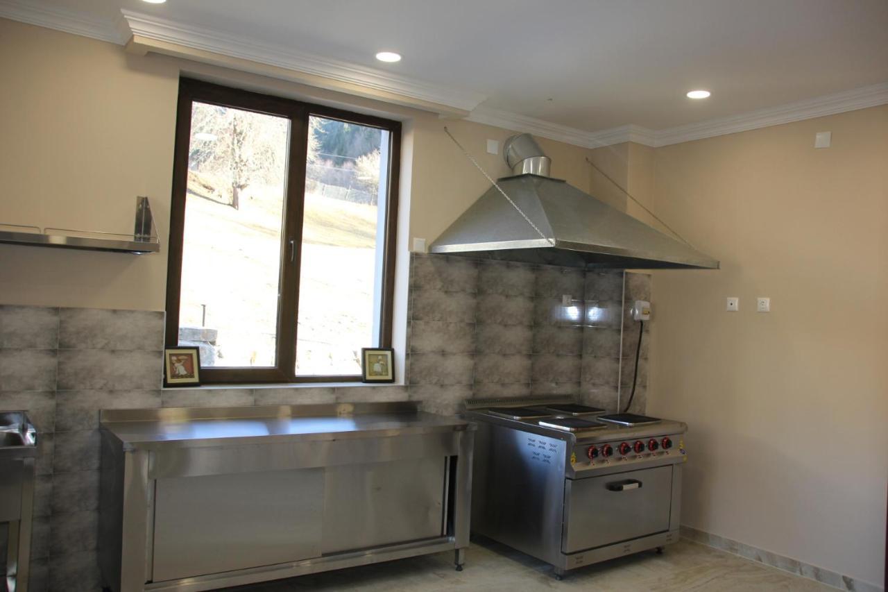 Hotel Patriot Mestia Ngoại thất bức ảnh