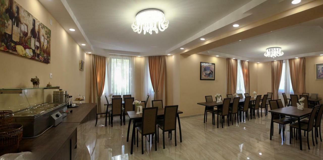 Hotel Patriot Mestia Ngoại thất bức ảnh
