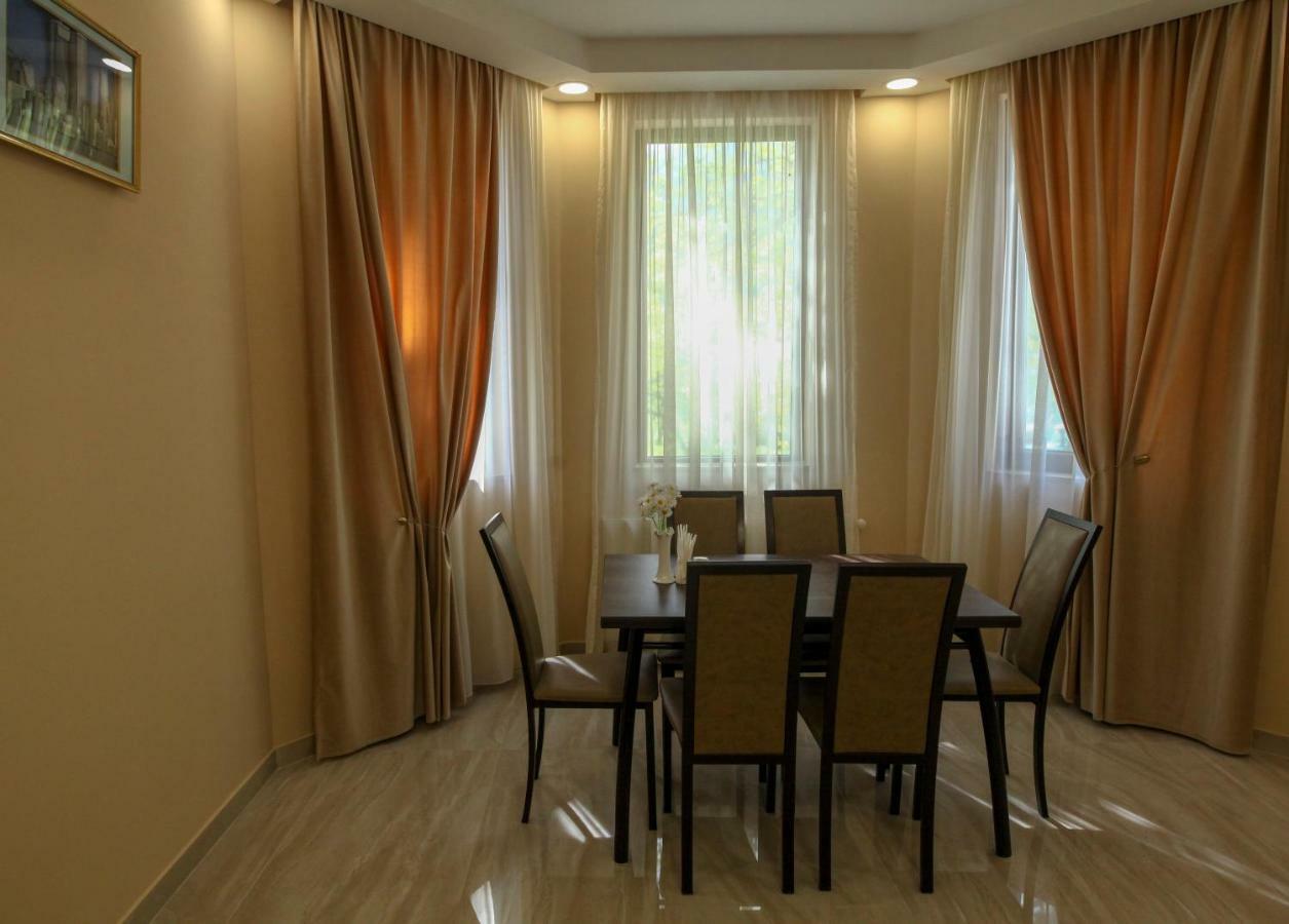 Hotel Patriot Mestia Ngoại thất bức ảnh